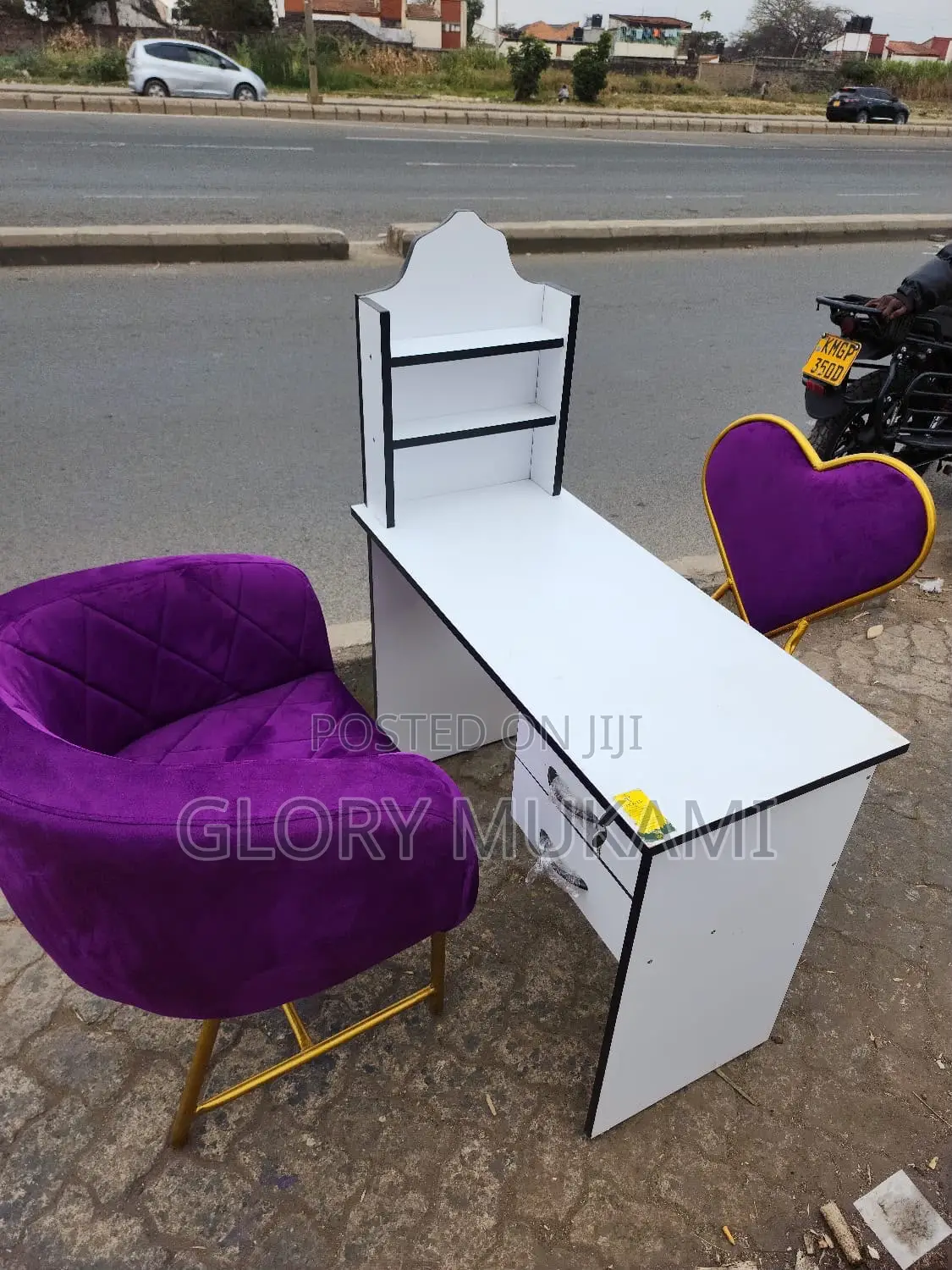 Purple Manicure Chairs and Table