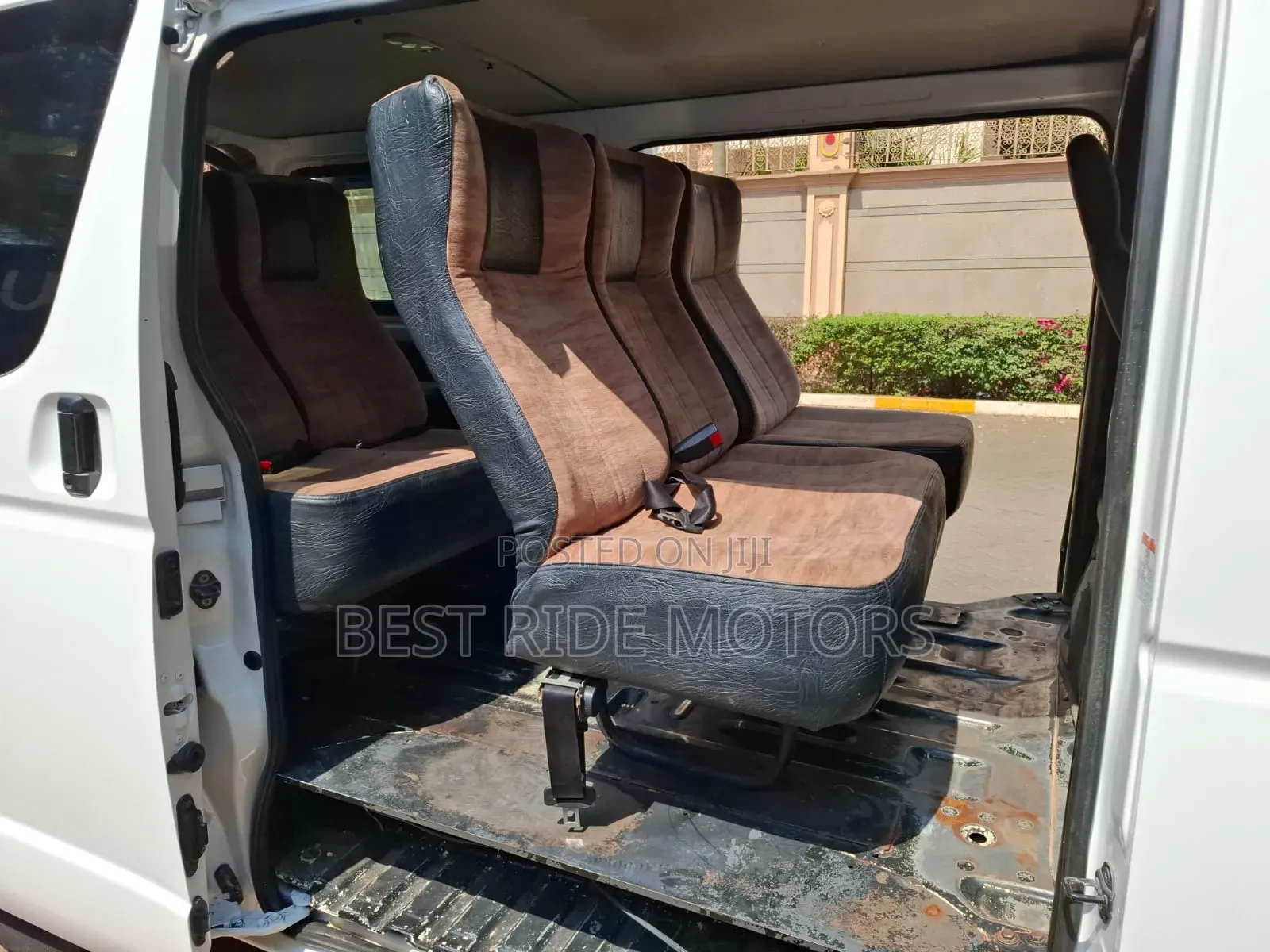 Toyota HiAce 2016 White
