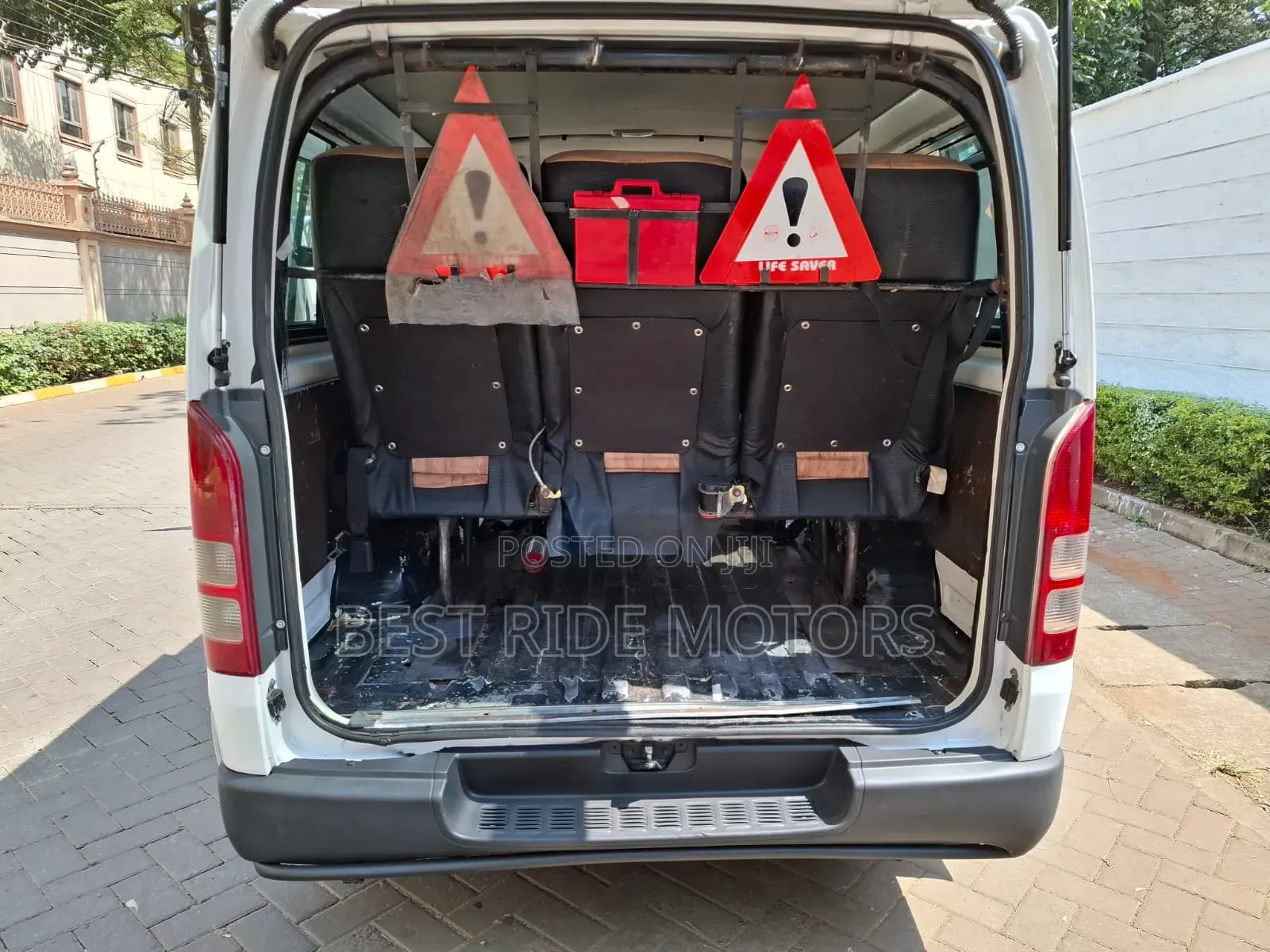 Toyota HiAce 2016 White
