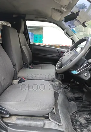 Toyota HiAce 2016 Black