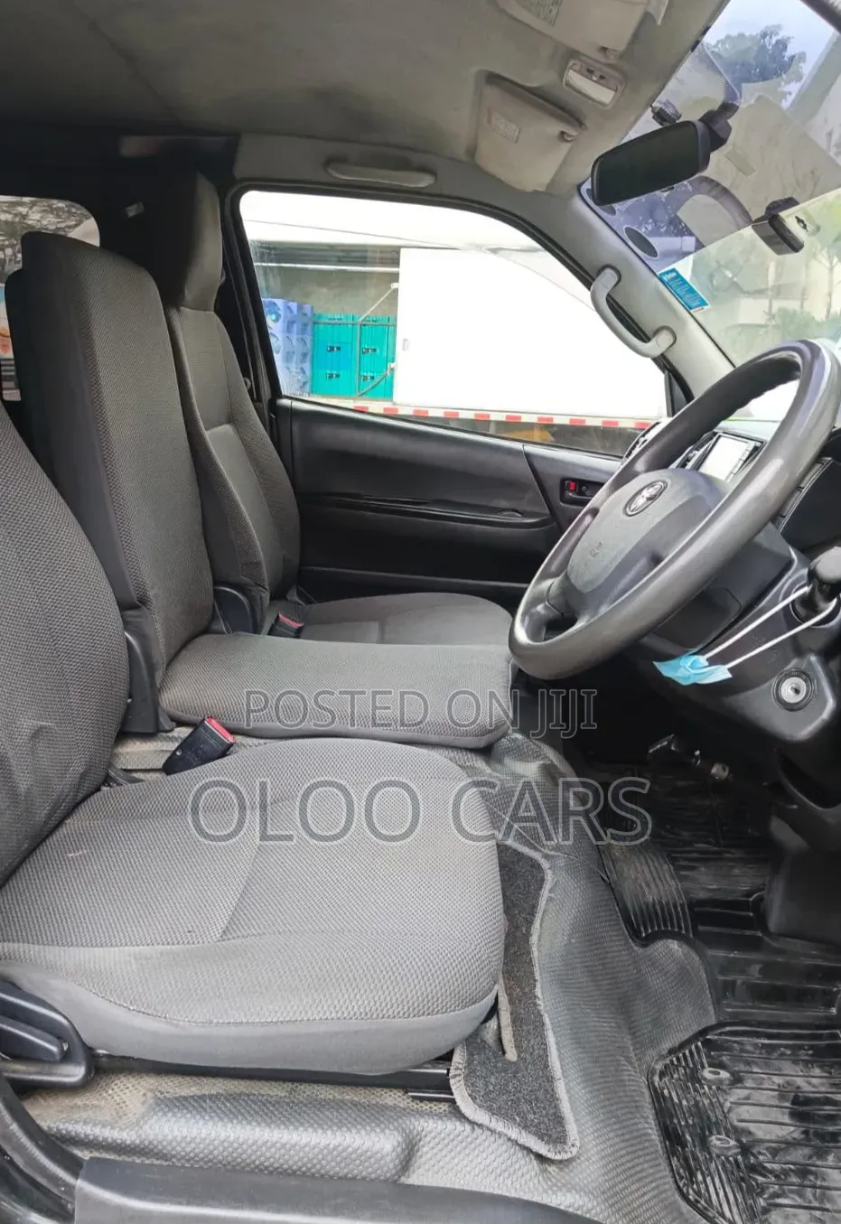Toyota HiAce 2016 Black