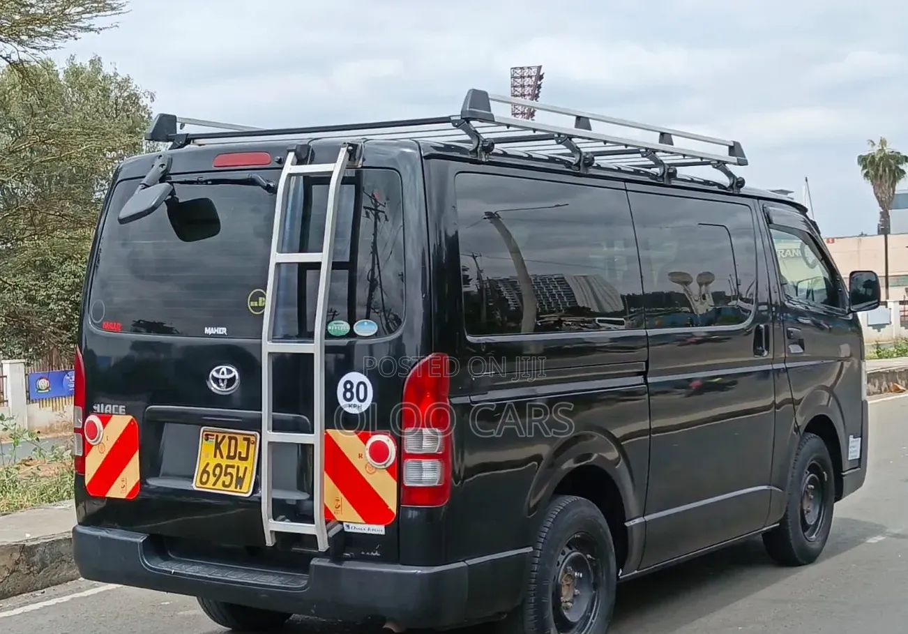 Toyota HiAce 2016 Black