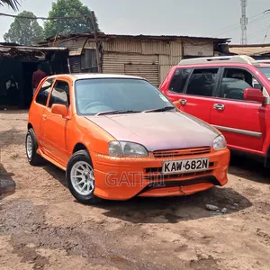 Toyota Starlet 1999 Orange