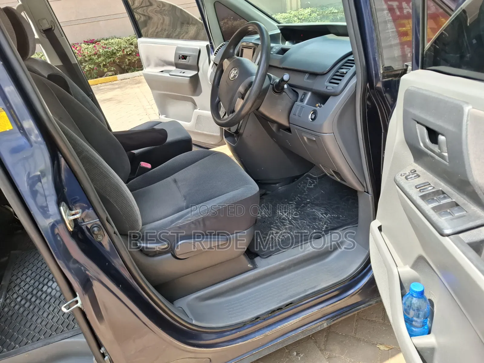 Toyota Noah 2008 Blue