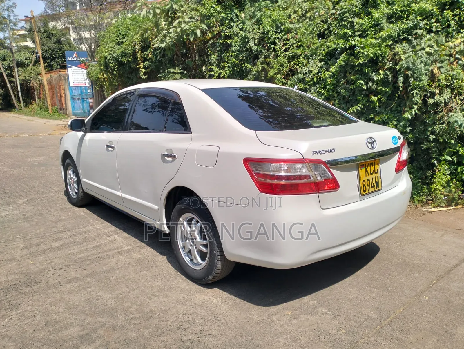 Toyota Premio 2010 White