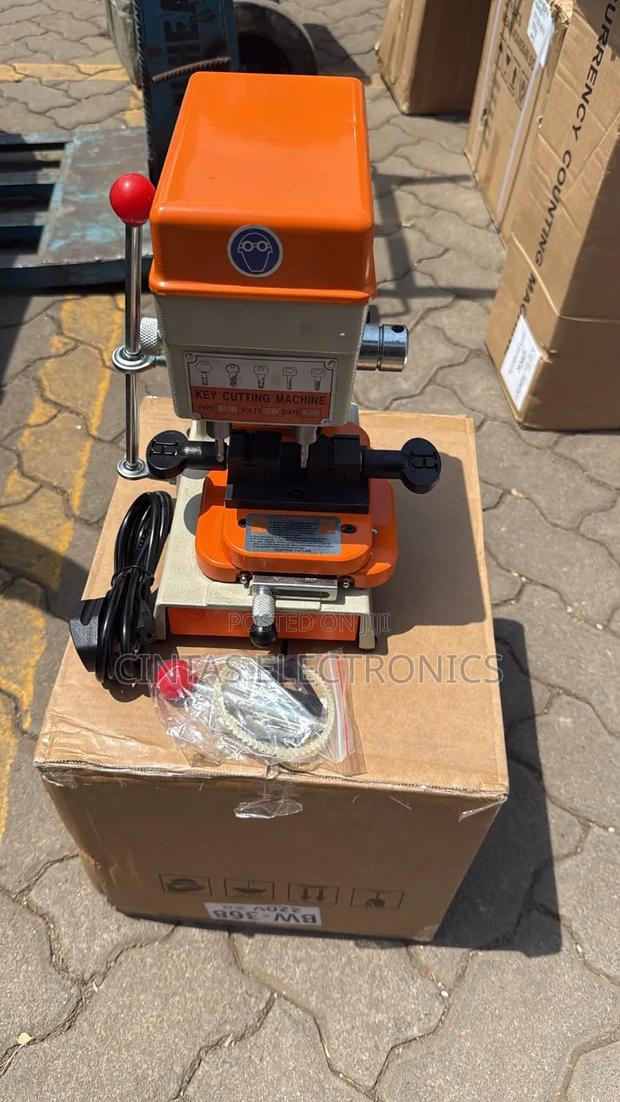 Key Cutting Machine - main view