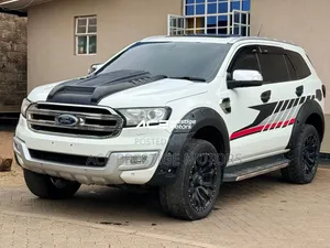 Ford Everest 2016 White