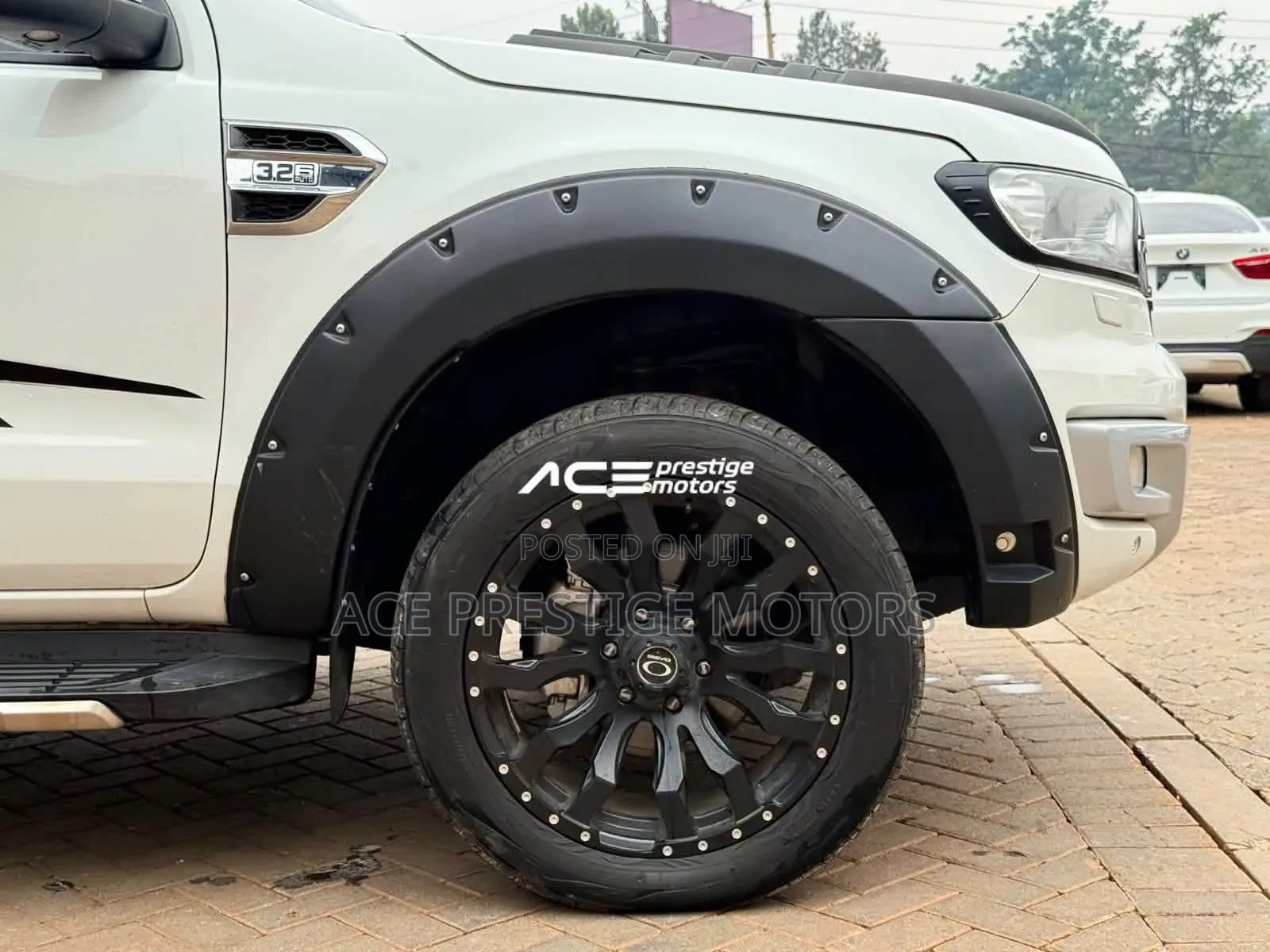 Ford Everest 2016 White