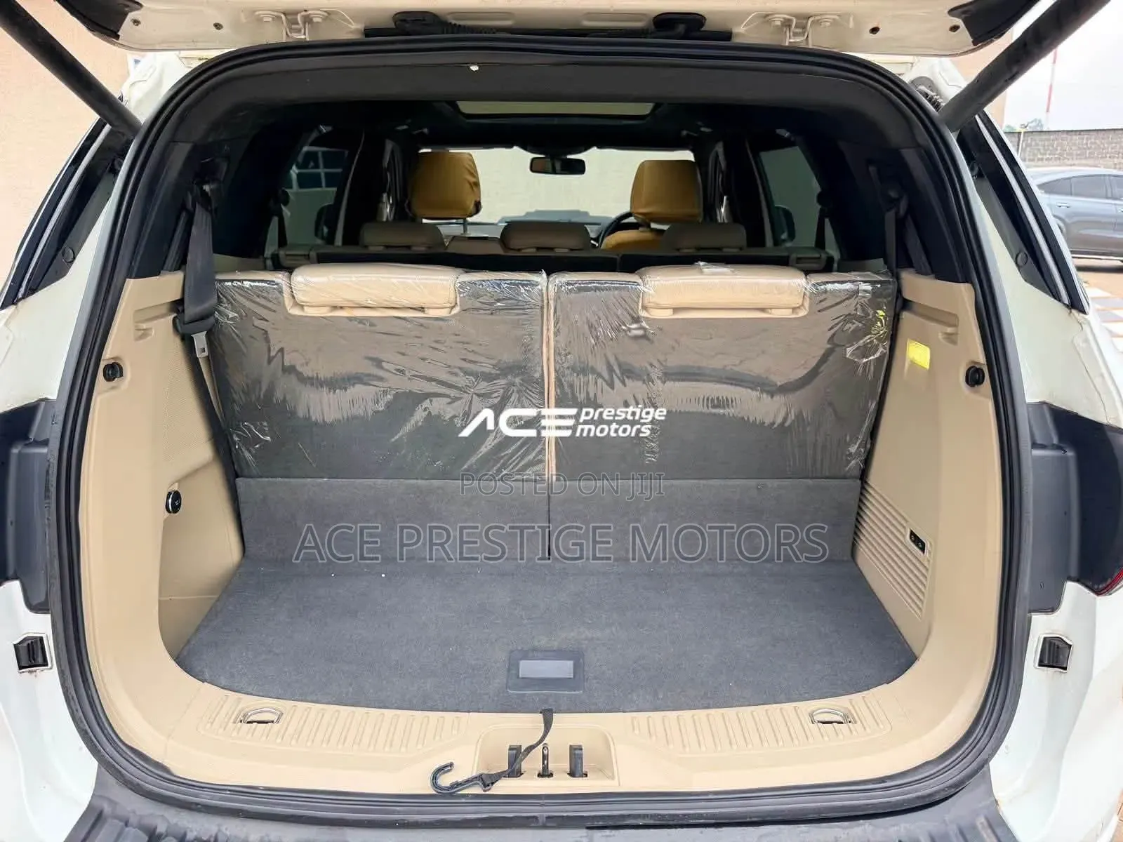 Ford Everest 2016 White