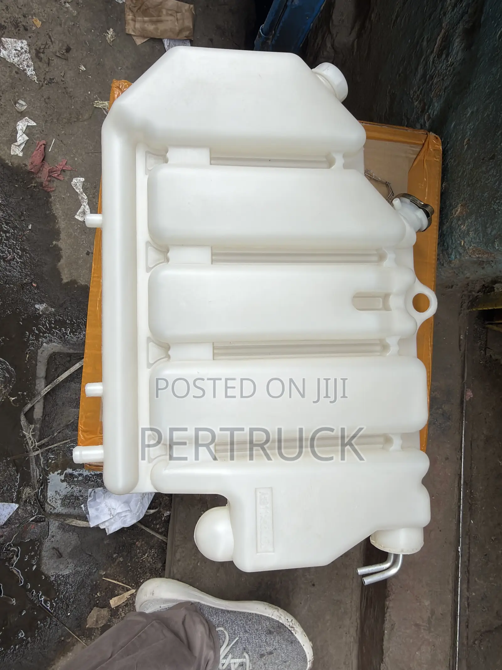 Coolant Expansion Tank Sinotruck Howo