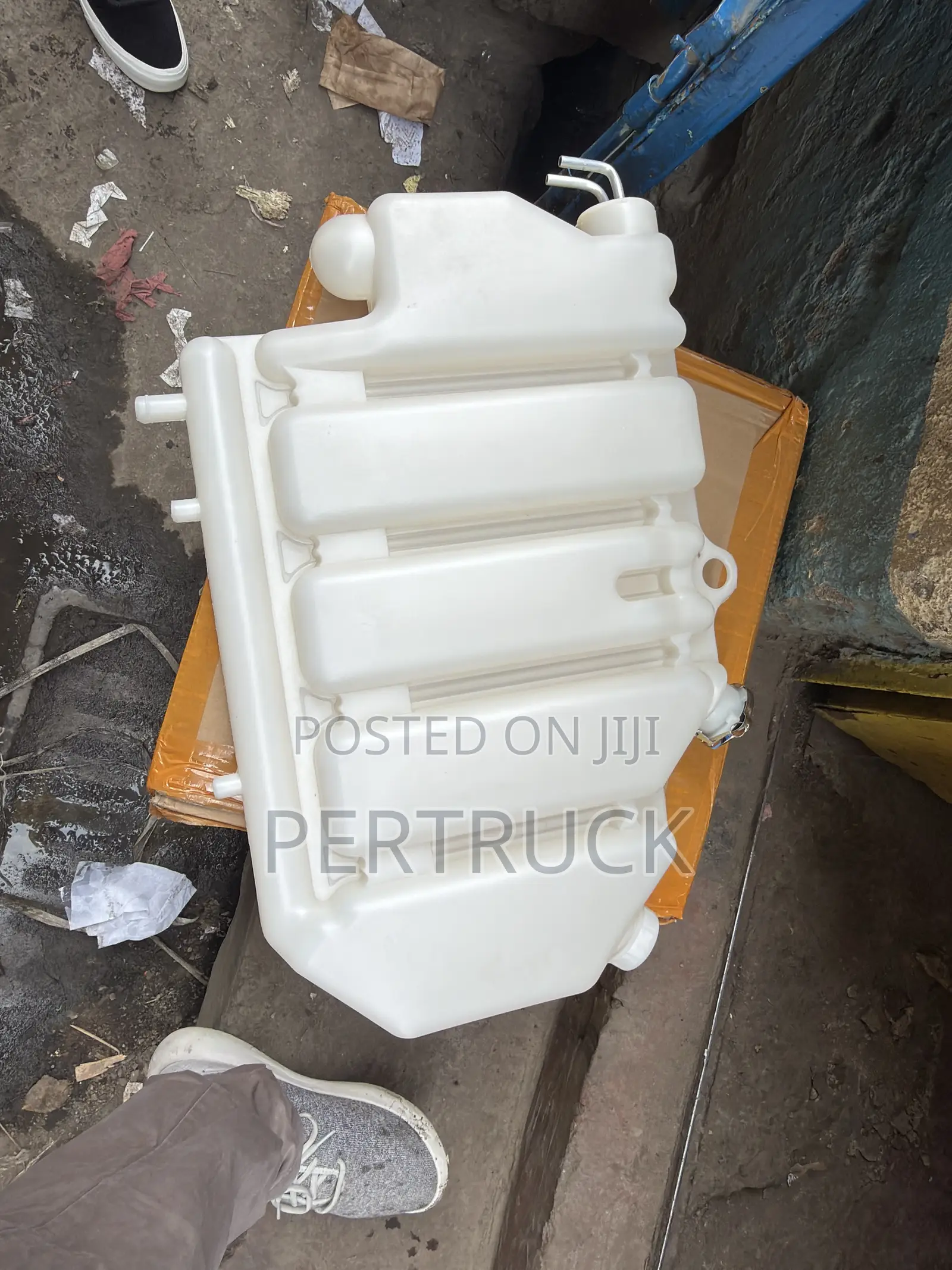 Coolant Expansion Tank Sinotruck Howo