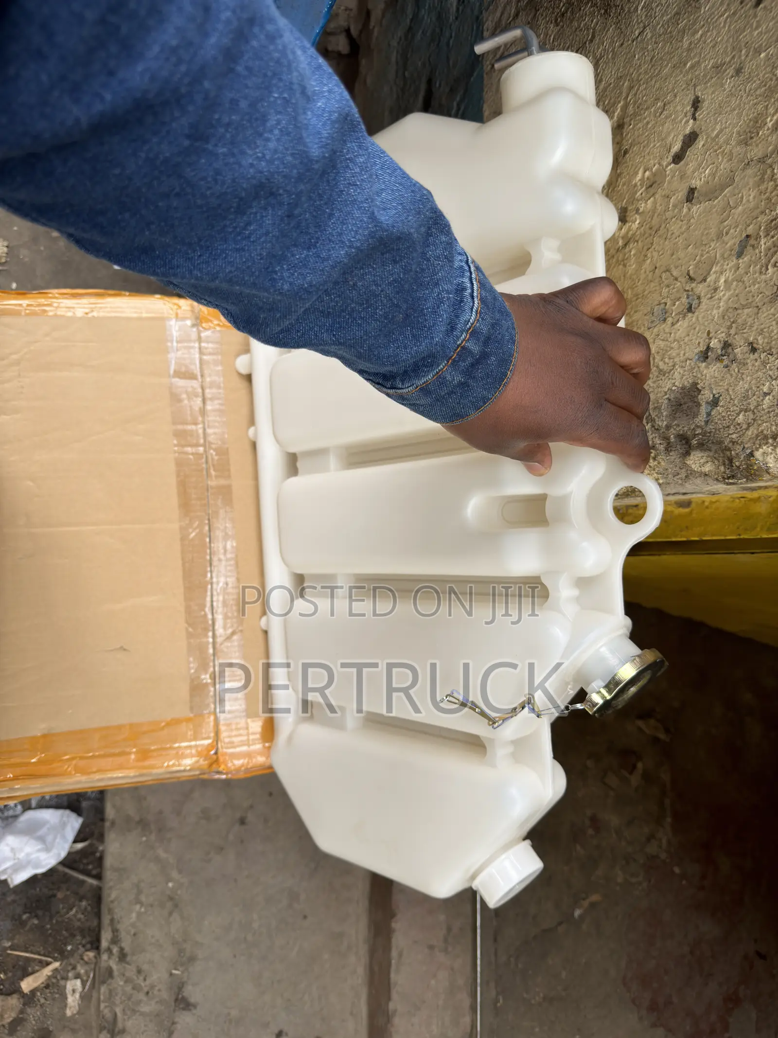 Coolant Expansion Tank Sinotruck Howo