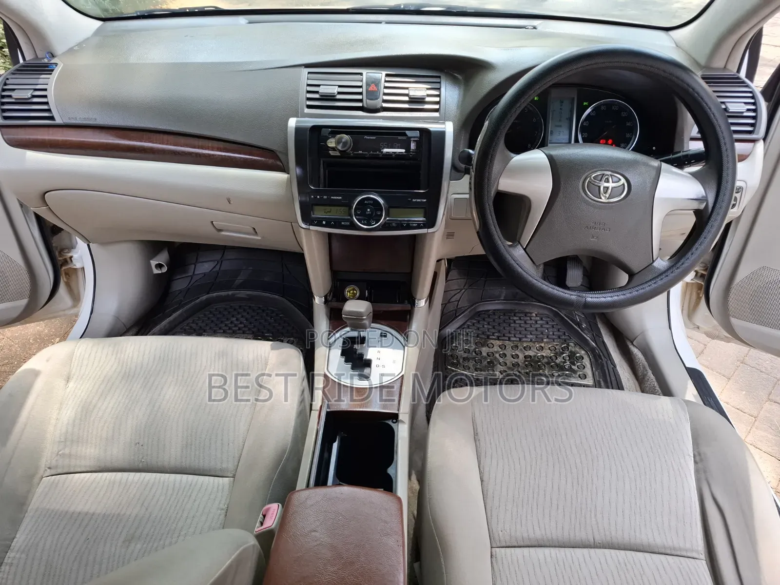 Toyota Premio 2010 White