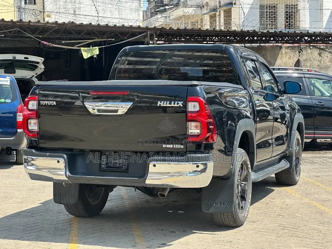 Toyota Hilux 2.4 Diesel 2020 Black