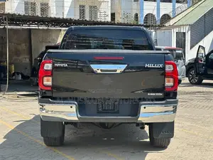Toyota Hilux 2.4 Diesel 2020 Black