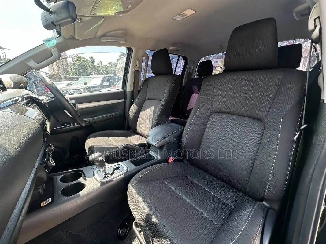 Toyota Hilux 2.4 Diesel 2020 Black