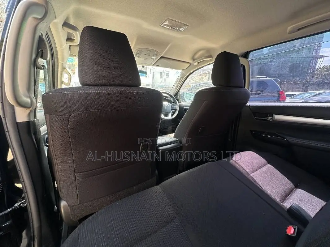 Toyota Hilux 2.4 Diesel 2020 Black
