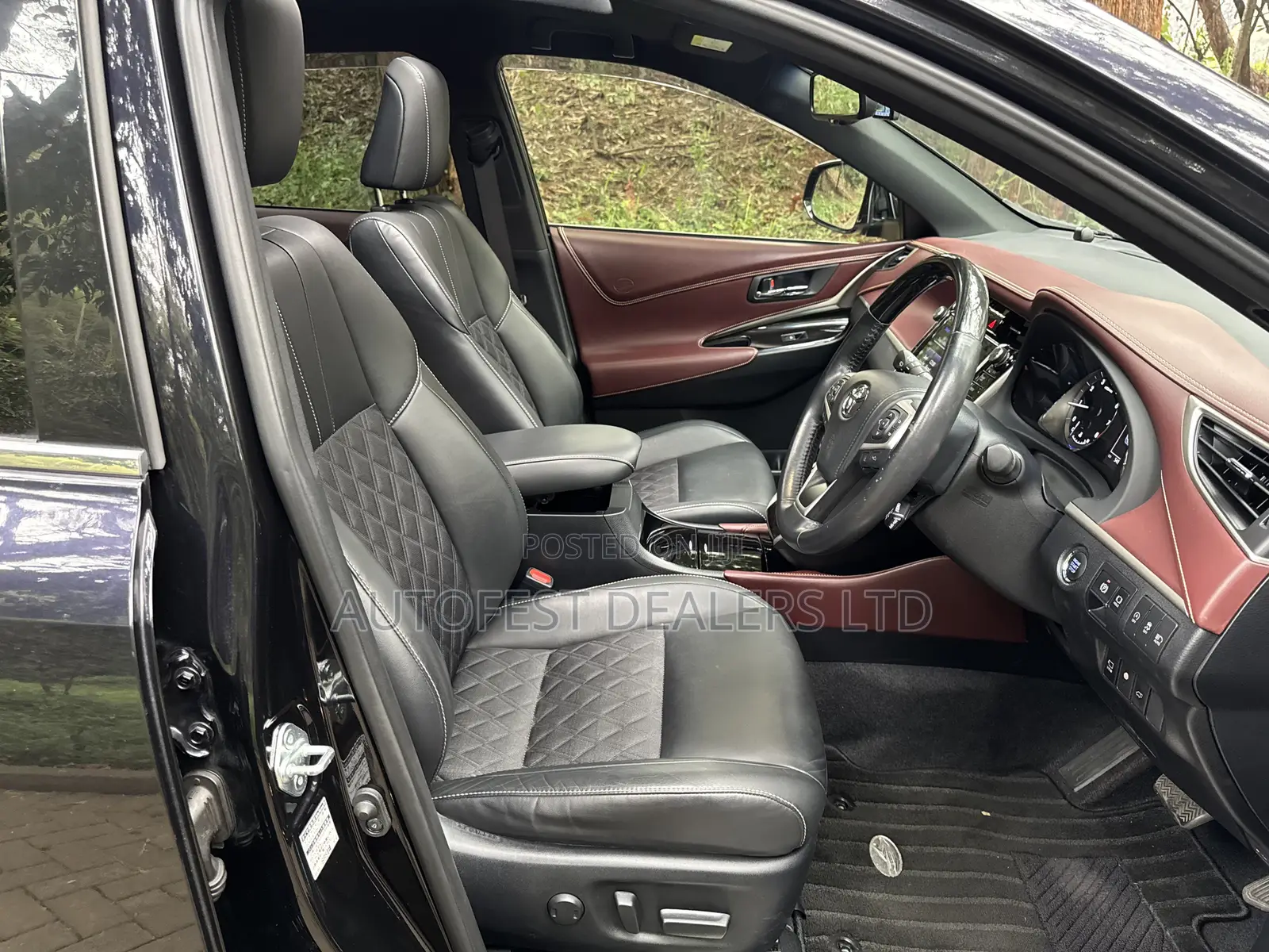 Toyota Harrier 2.0 2019 Purple