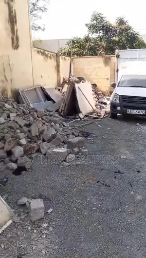 Car Yard to Let in Industrial Area