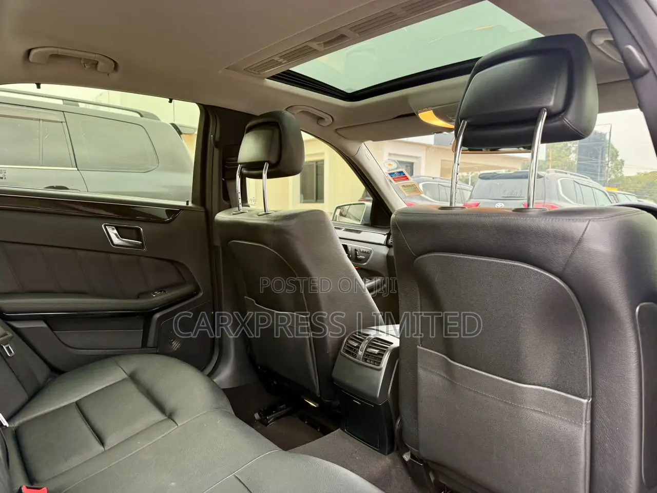 Mercedes-Benz E350 Base 4dr Sedan RWD (3.5L 6cyl 7A) 2010 Silver