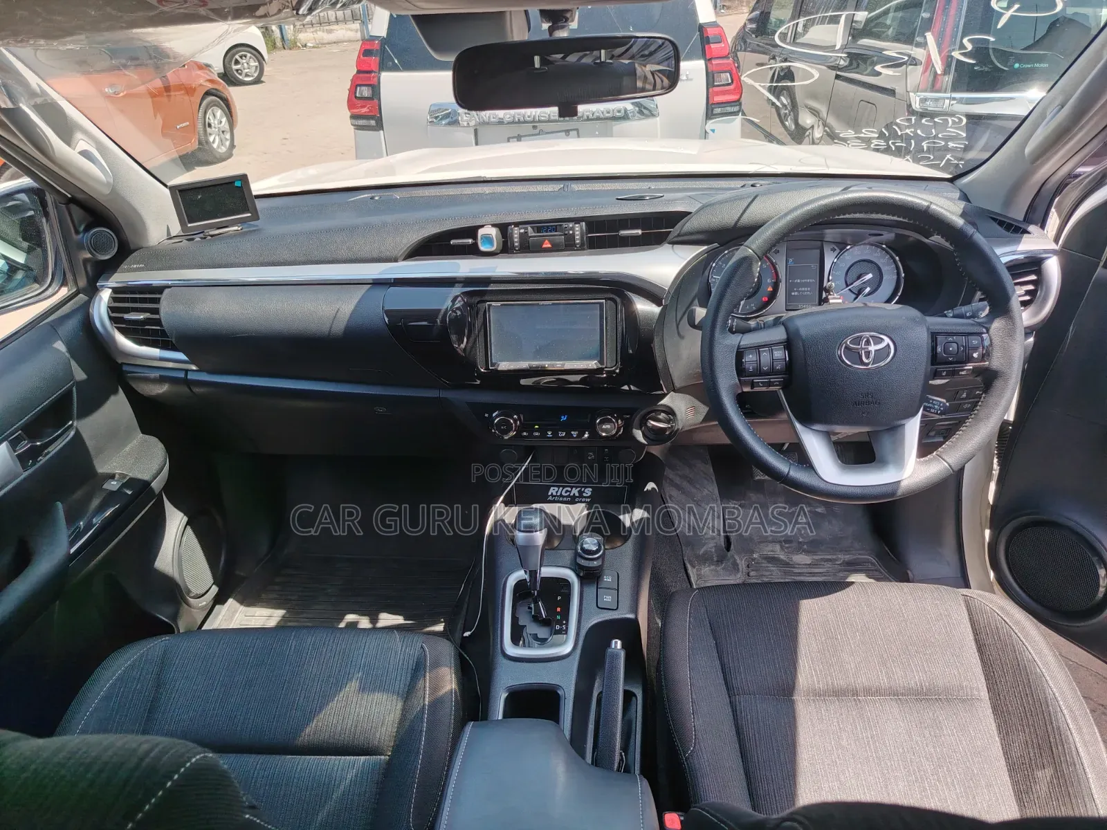 Toyota Hilux 2019 White