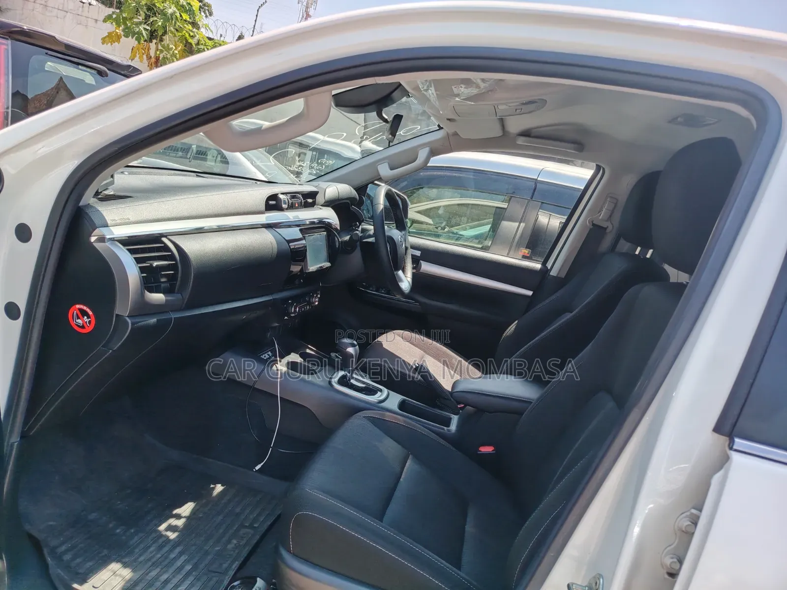 Toyota Hilux 2019 White