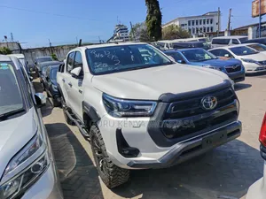 Toyota Hilux 2019 White