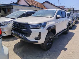 Toyota Hilux 2019 White