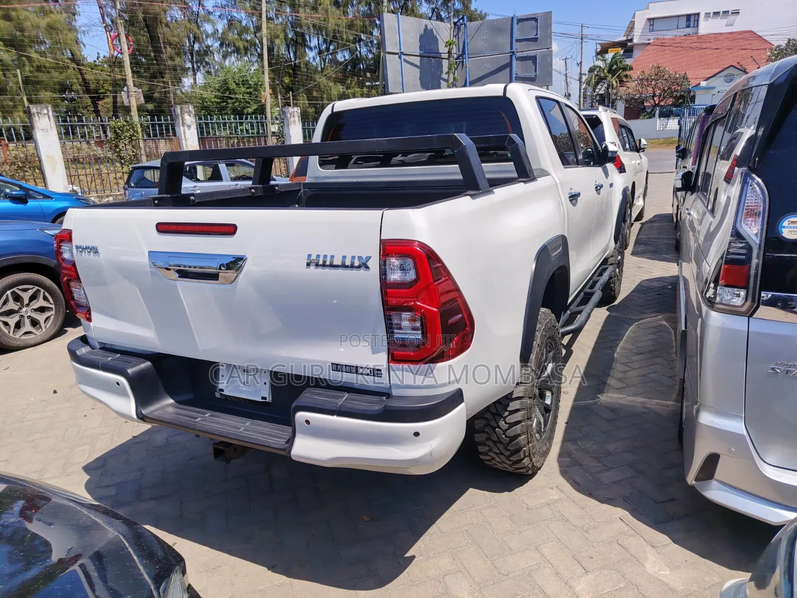 Toyota Hilux 2019 White