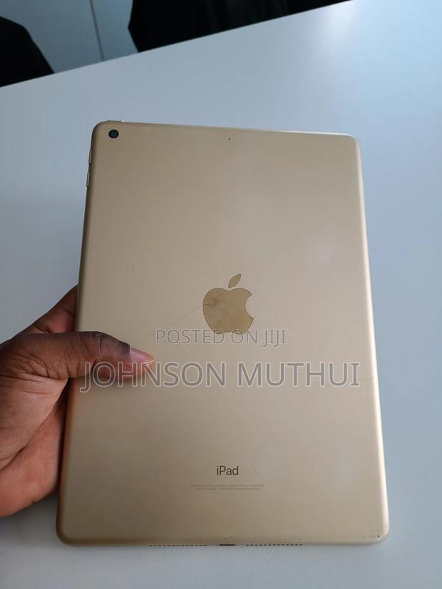 Apple iPad Pro 10.5 (2017) 128 GB Gray - thumbnail 4