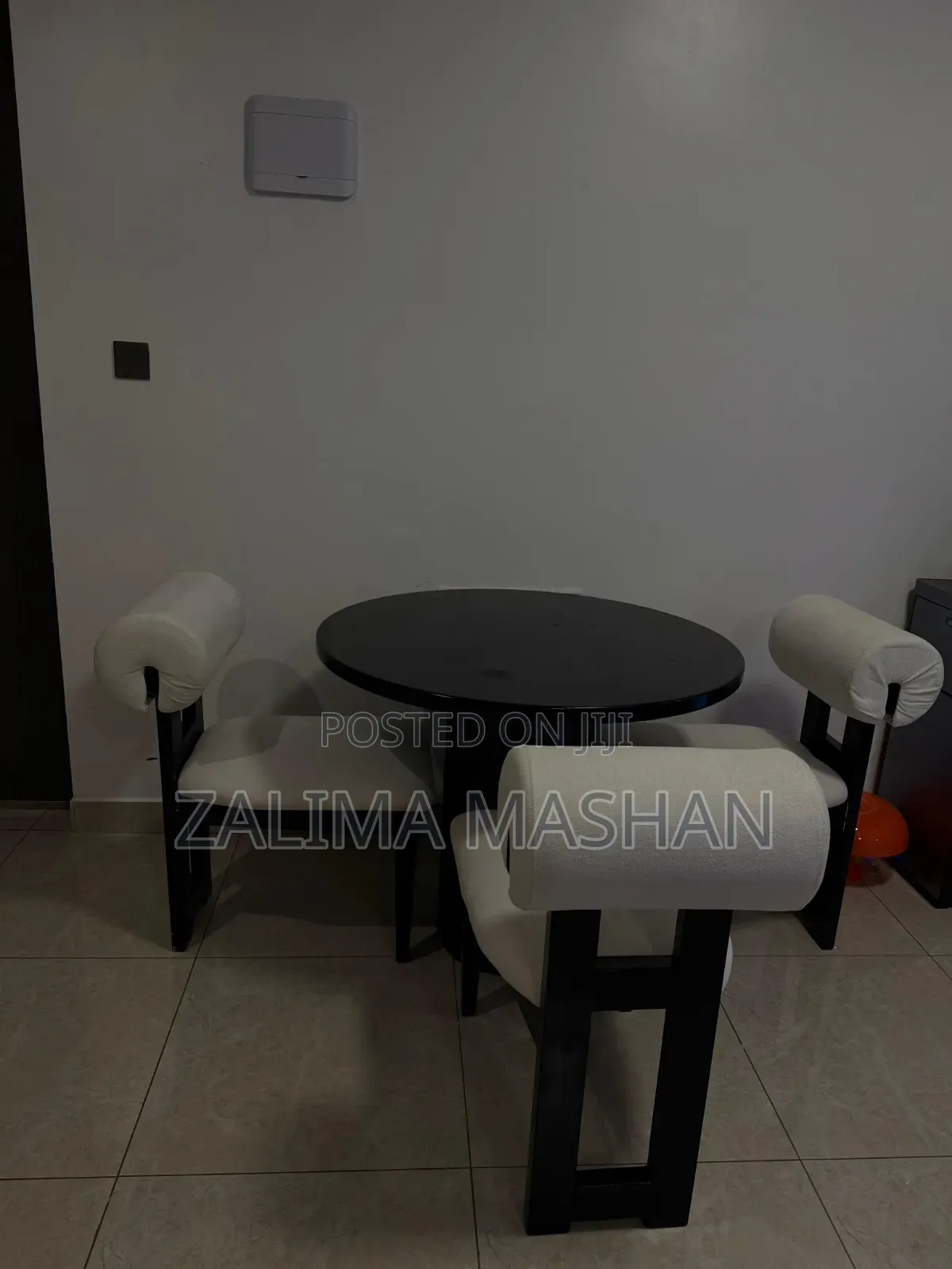 Elegant 3-Seater Off-White Dining Table Set – Modern Stylish