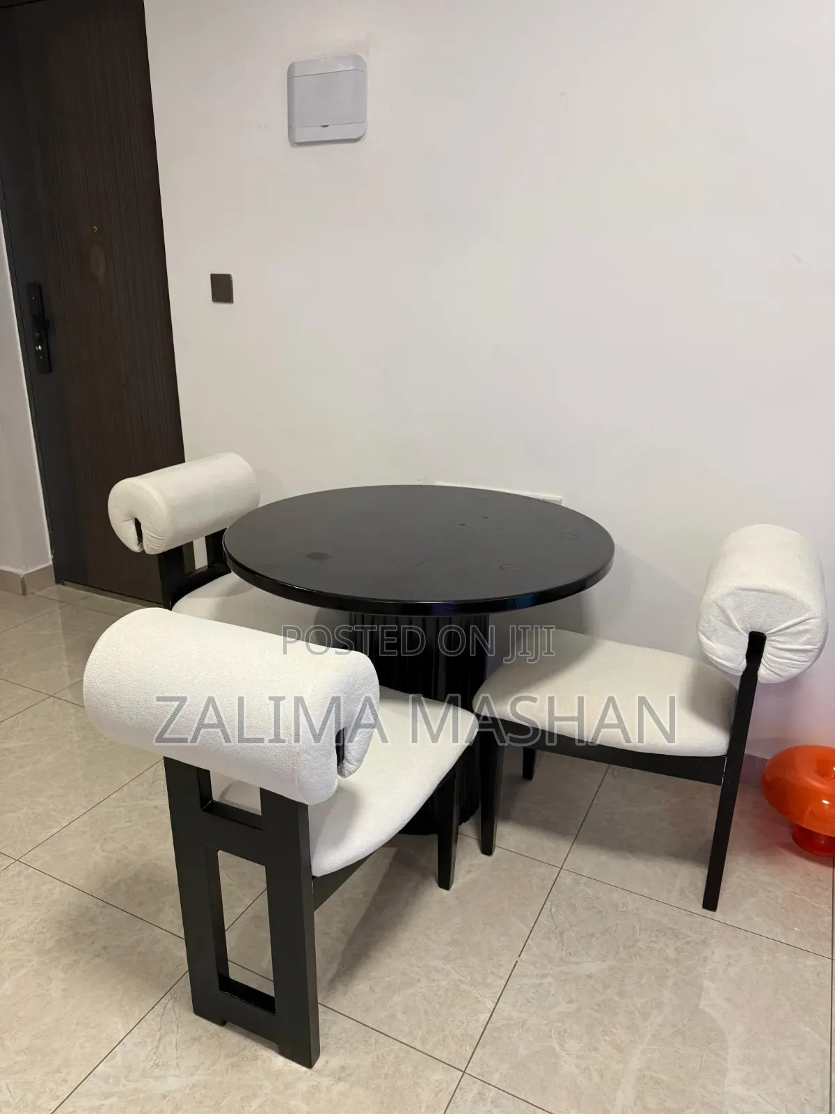 Elegant 3-Seater Off-White Dining Table Set – Modern Stylish
