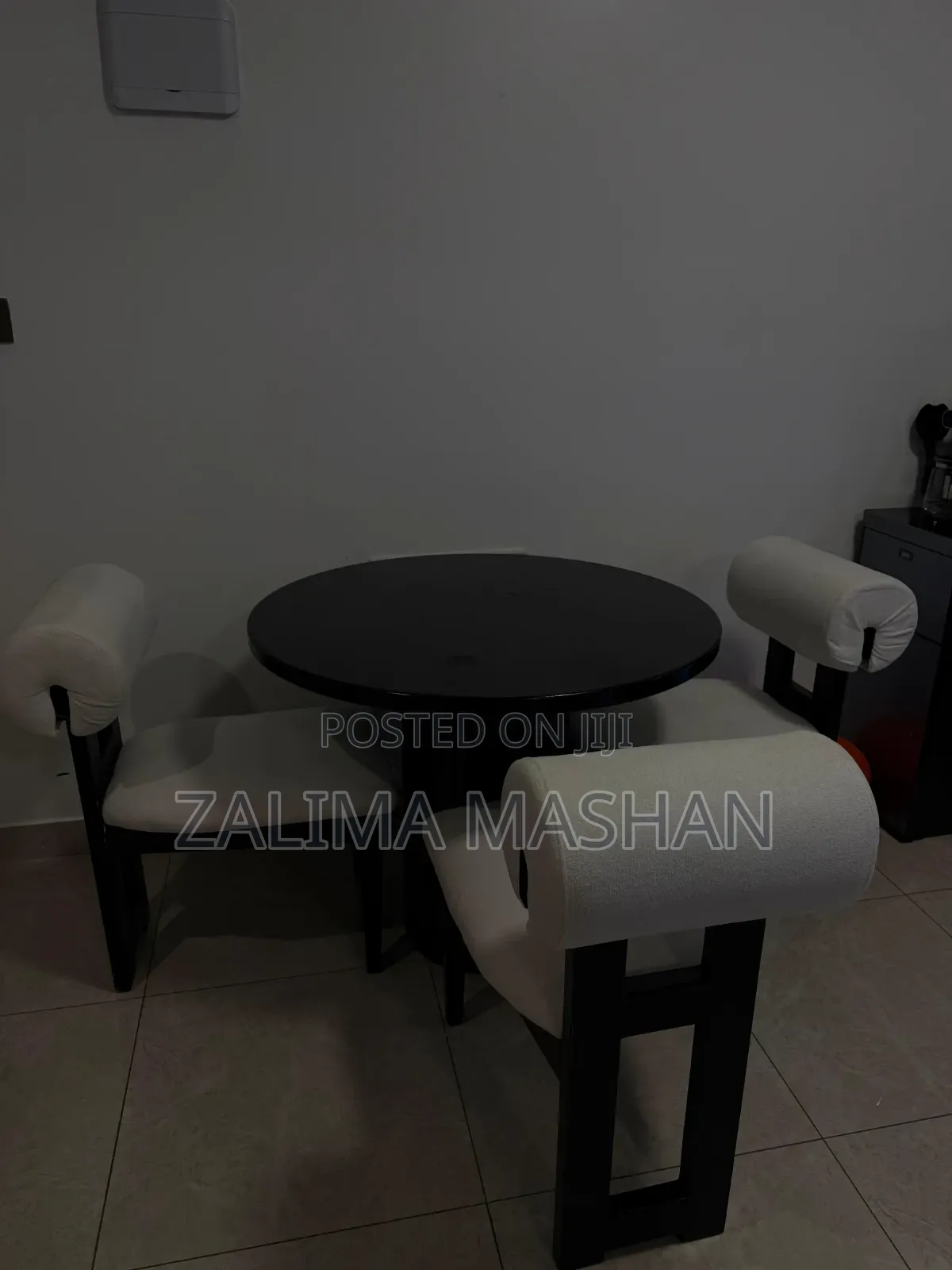 Elegant 3-Seater Off-White Dining Table Set – Modern Stylish