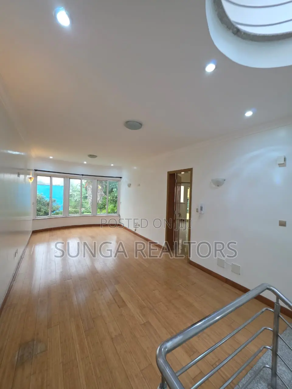 4bdrm House in Riverside Drive for rent