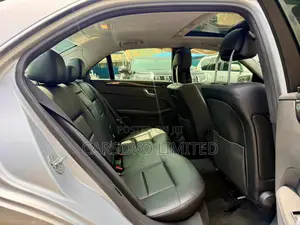 Mercedes-Benz E350 Base 4dr Sedan RWD (3.5L 6cyl 7A) 2010 Silver