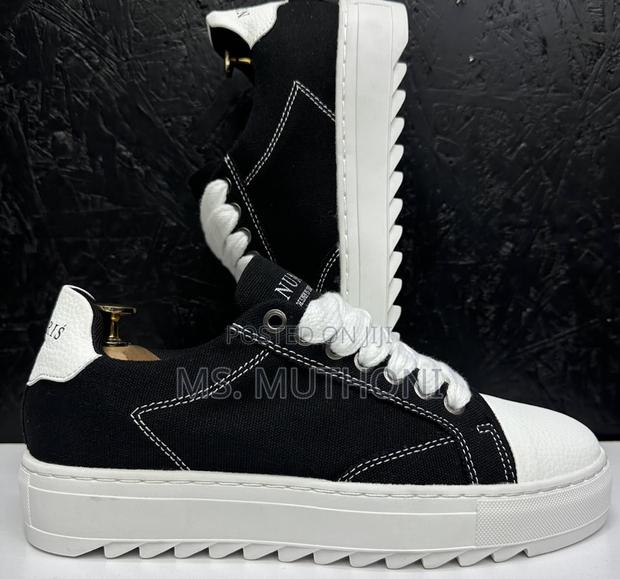 The Numeriś Atelier Acrylic Collection Sizes :40-45