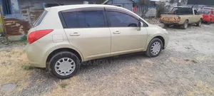 Nissan Tiida 2006 Beige