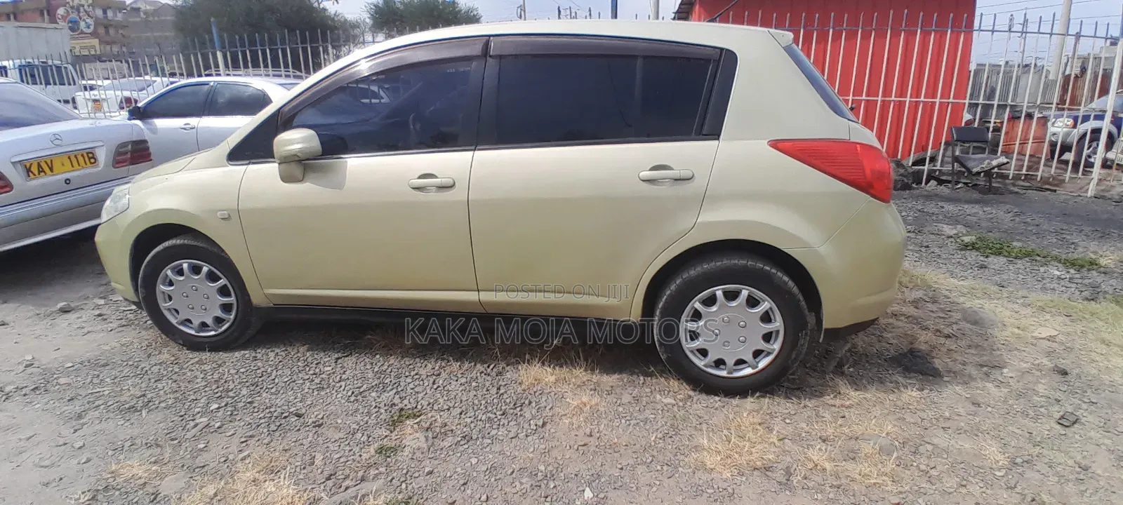 Nissan Tiida 2006 Beige
