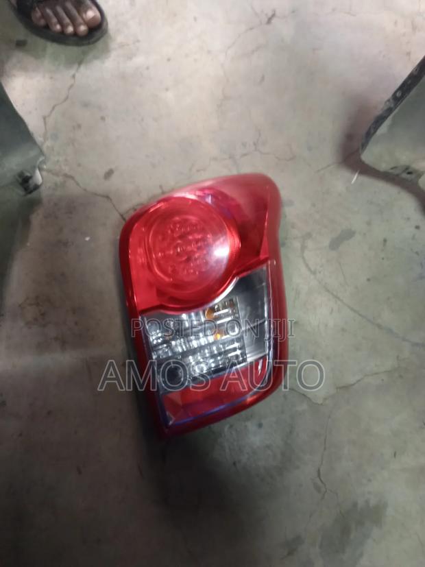 Fielder 2010 Taillight - thumbnail 2