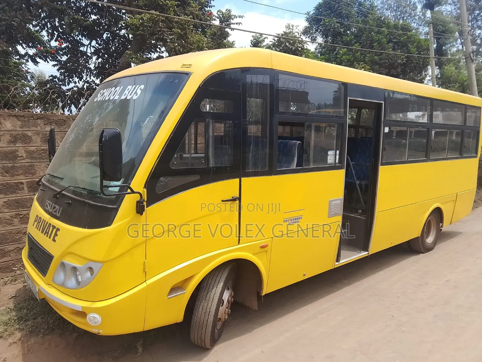 Isuzu NQR 2017 Yellow