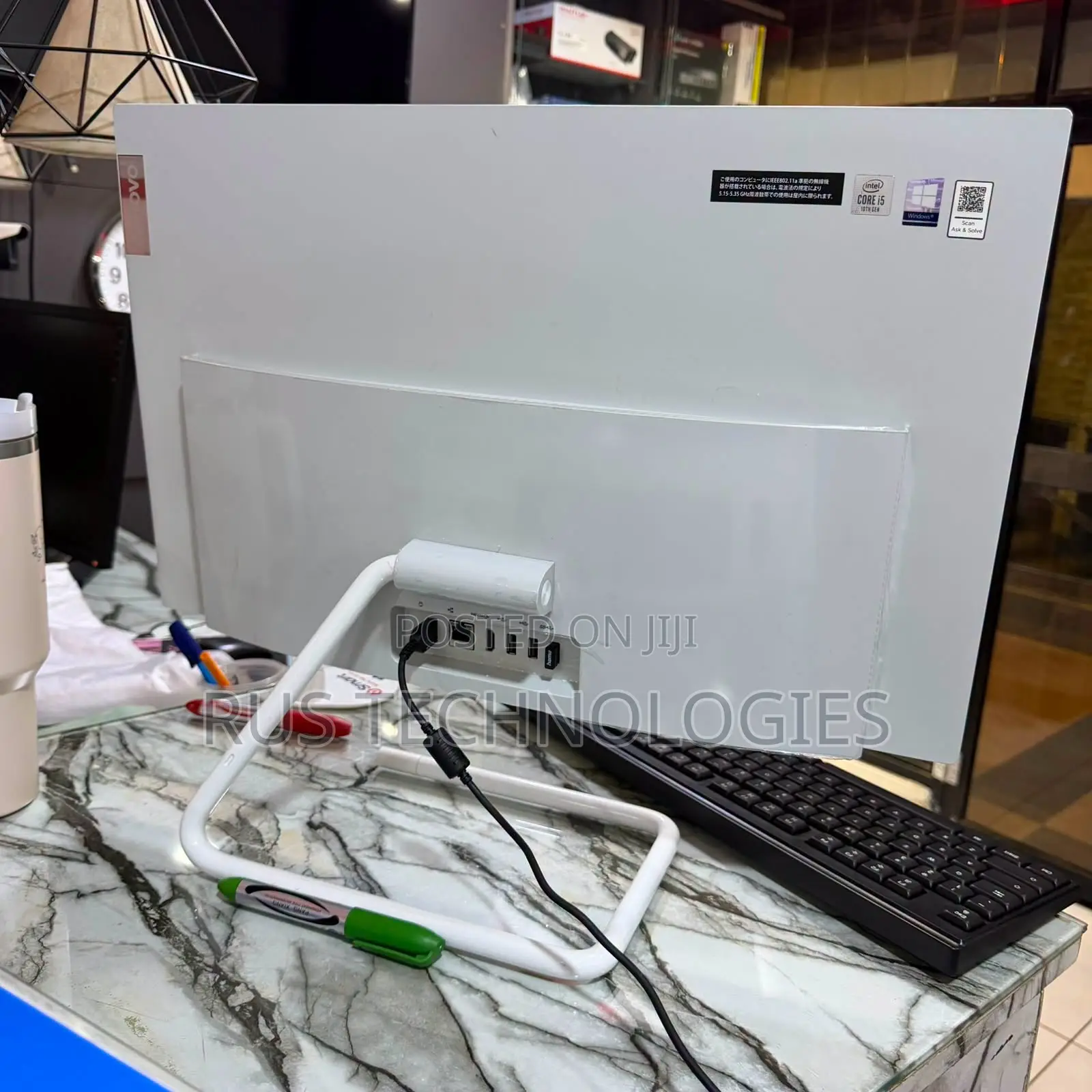 Lenovo ideacentre AIO 330 8GB Intel Core i5 HDD+SSD 256GB