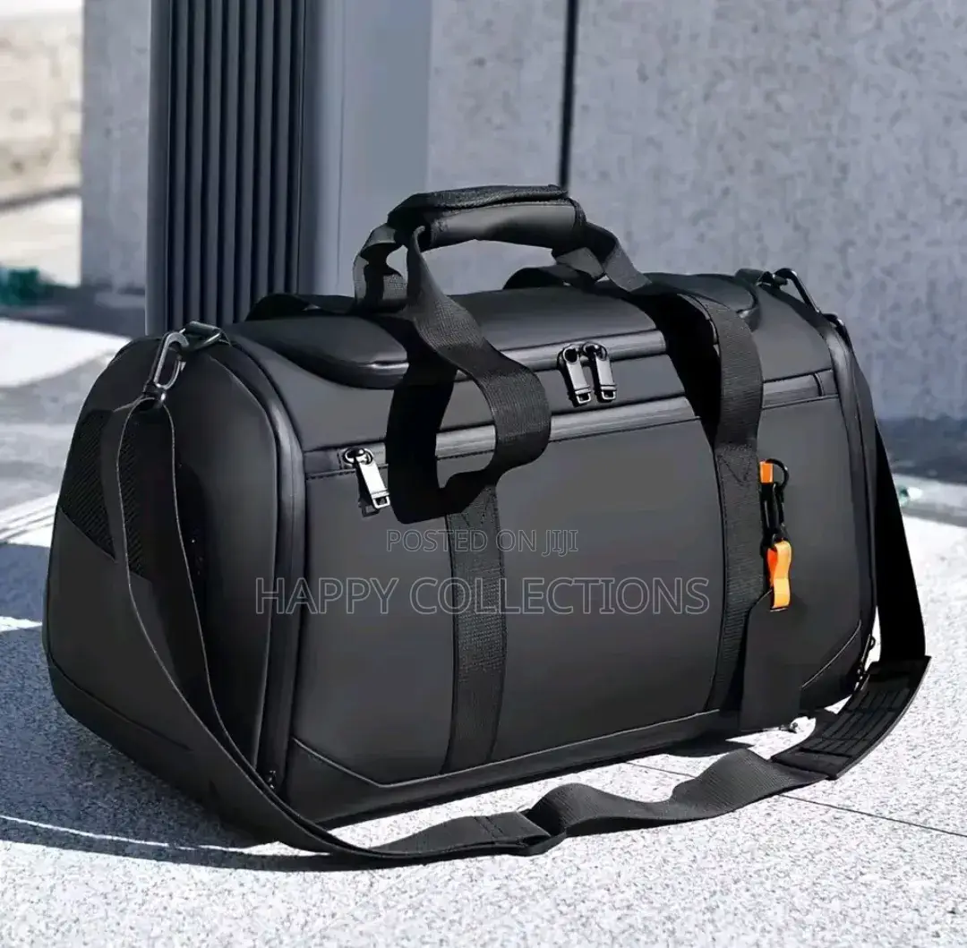 Polished Durable Stylish Duffle Bag With Separate Shoe Compartment