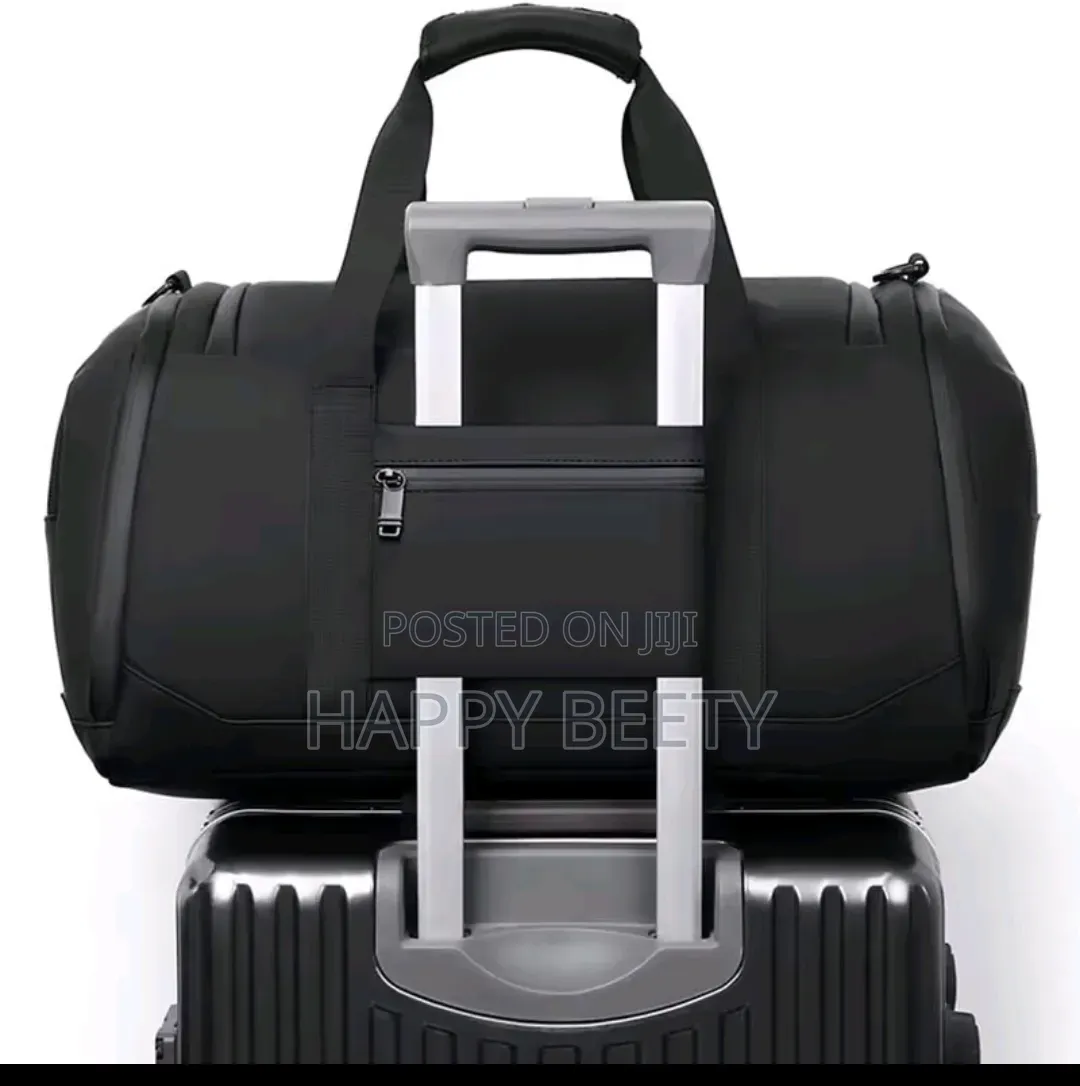 Polished Durable Stylish Duffle Bag With Separate Shoe Compartment