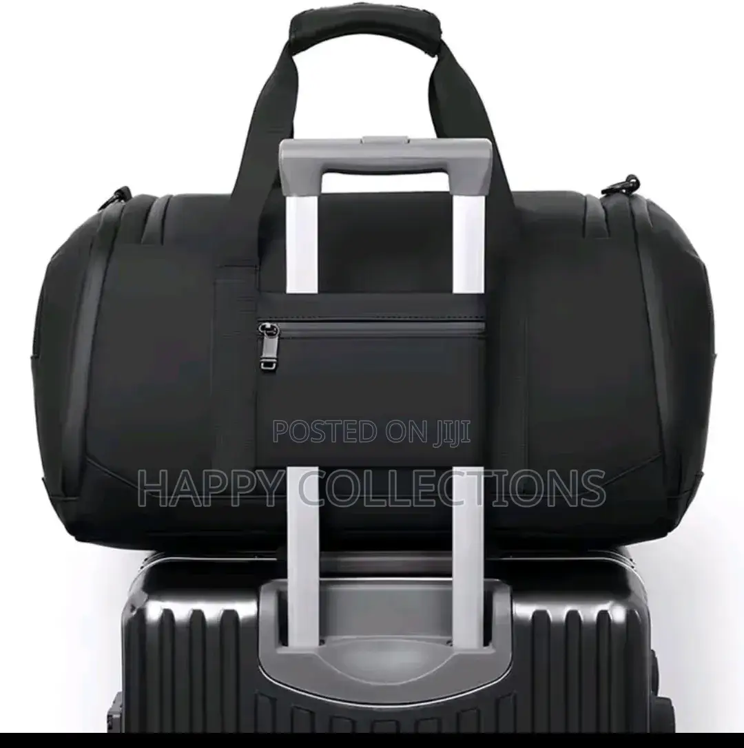Polished Durable Stylish Duffle Bag With Separate Shoe Compartment