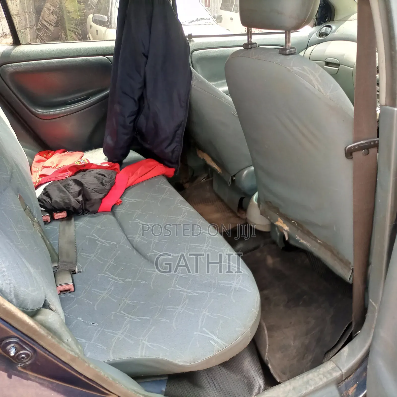 Toyota Vitz 2000 Black
