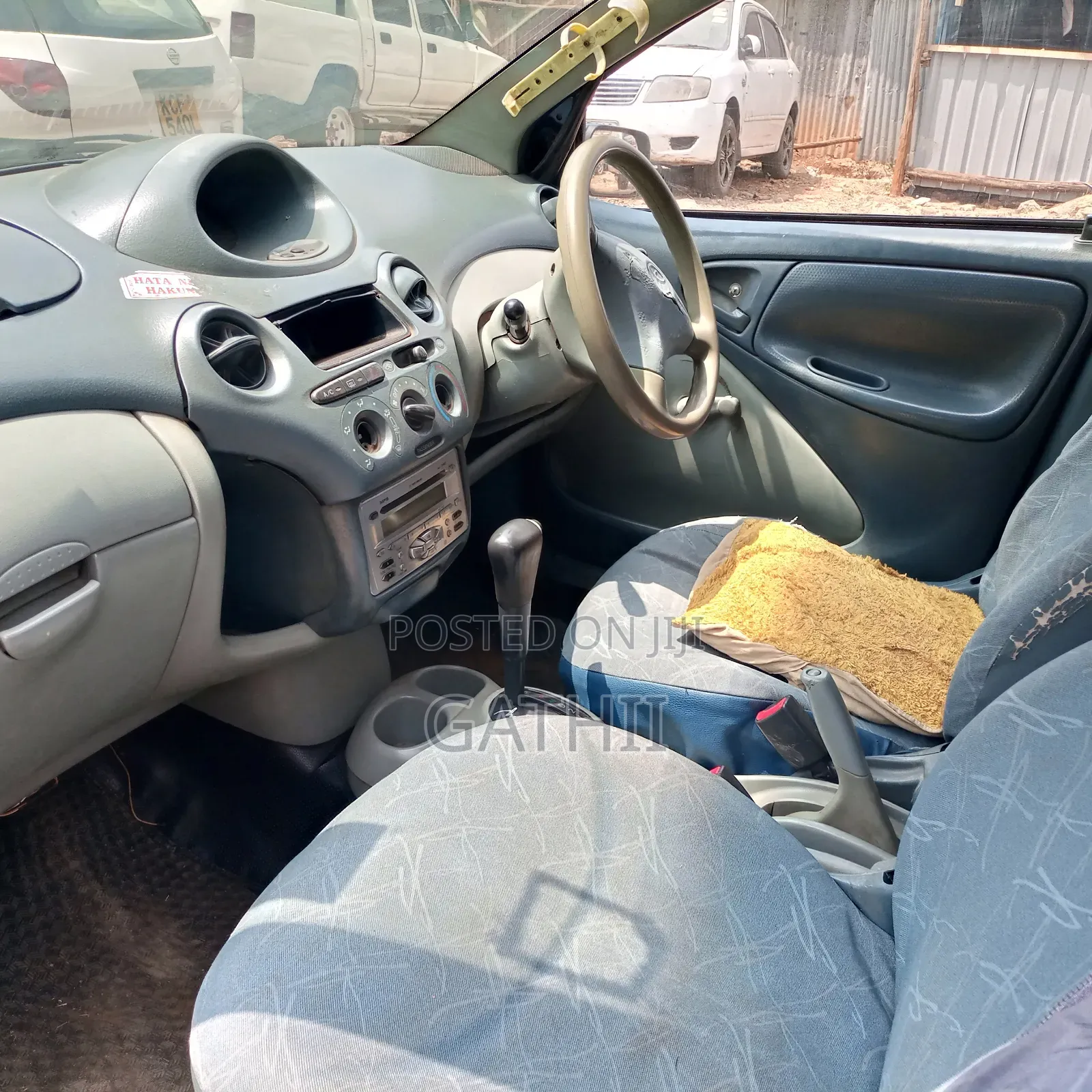 Toyota Vitz 2000 Black