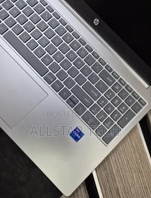Laptop HP 15-dy1031wm 16GB Intel Core i7 SSD 512GB