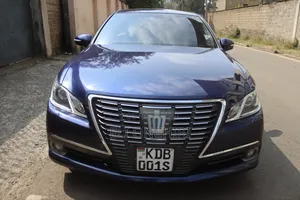 Toyota Crown 2014