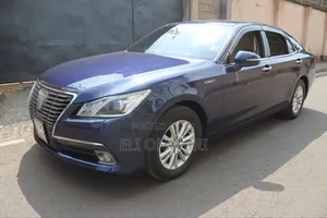 Toyota Crown 2014