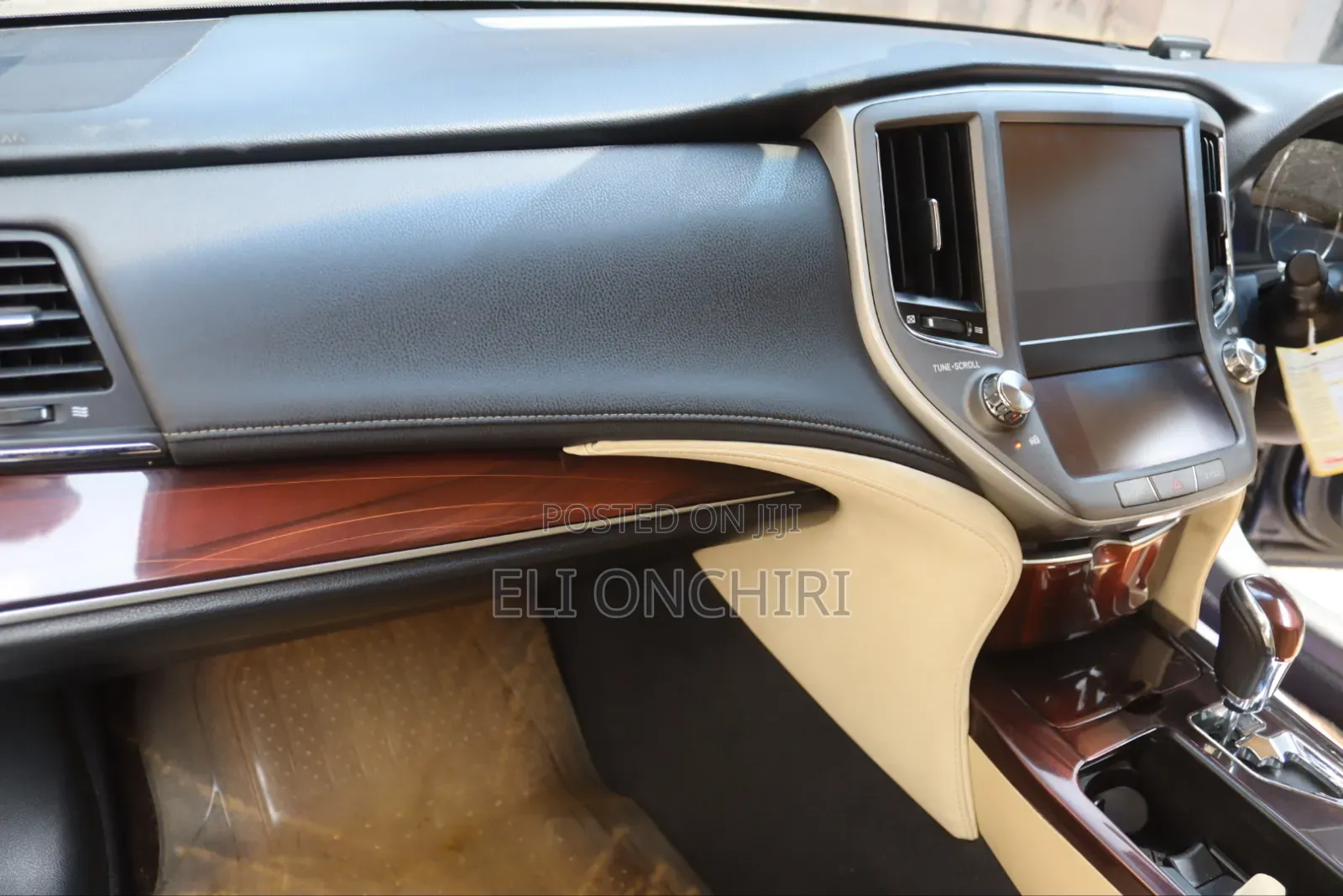 Toyota Crown 2014